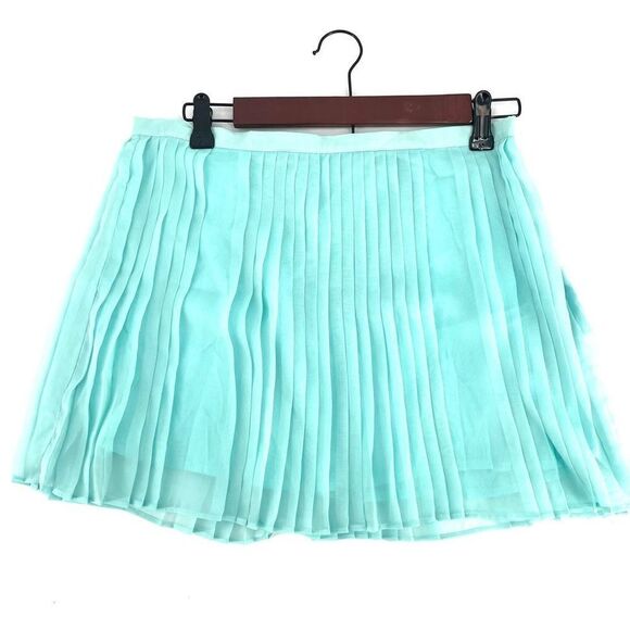 NWT Aeropostale Light Turquoise blue Pleated Mini Skirt Medium chiffon - Picture 1 of 4